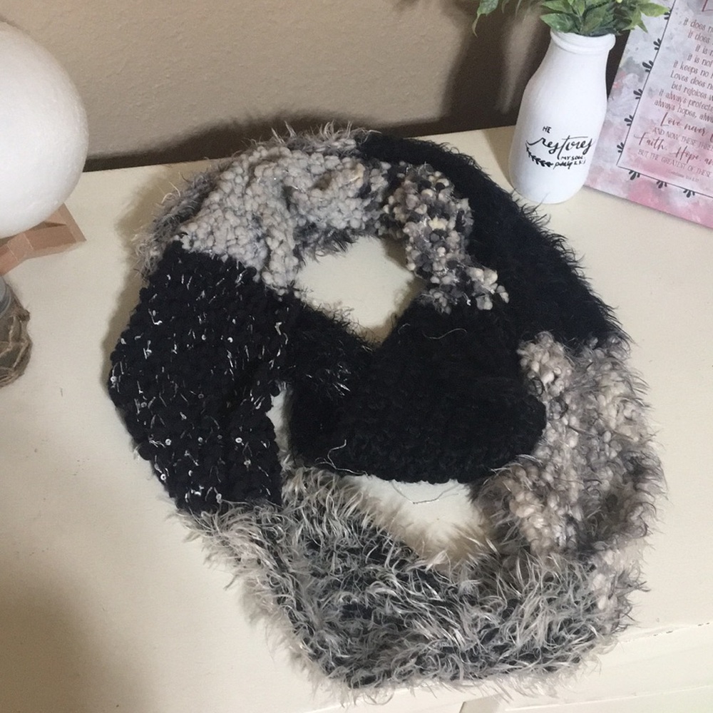 Women’s Scarf